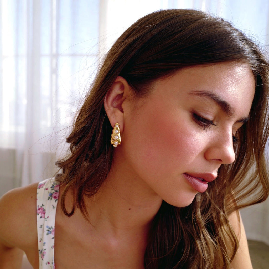 Daisy Mae Hoop Earrings in Pearl