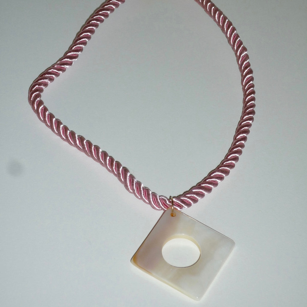 Nottinghill Necklace in Baby Pink